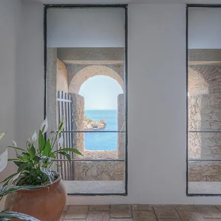 Infinity Vista Mare E Relax * טאורמינה